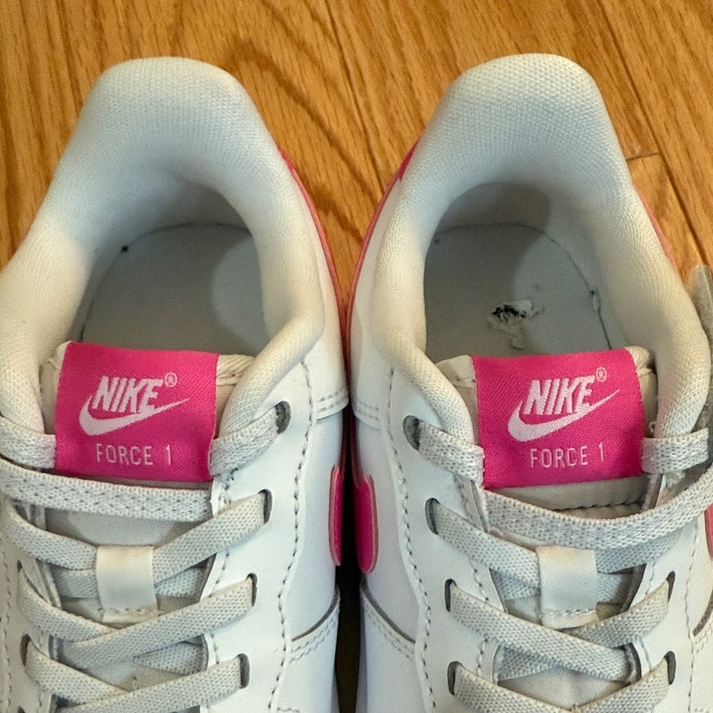 Nike White and Pink Low-Top Sneakers - Picture 2 of 7